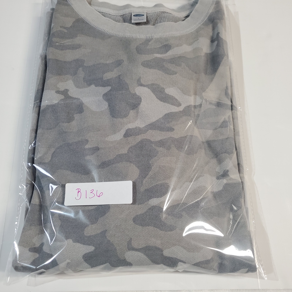 Old Navy Gray Camo Crew Neck Sweater - Picture 8 of 8